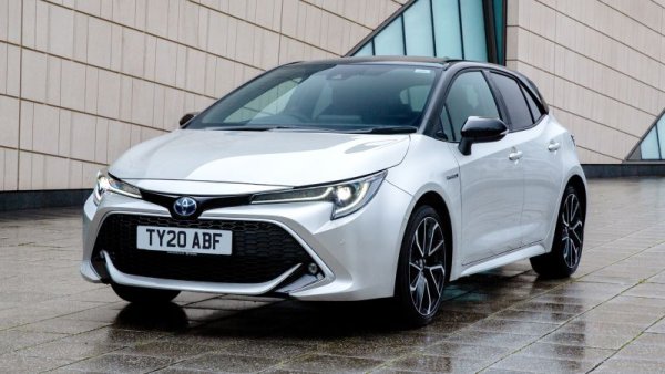 Corolla e най-продаваният автомобилен модел изобщо в историята, а сега вече е номер 1 и в България, с над 100 регистрации повече в сравнение с миналата година. Пътят към върха бе улеснен и от оттеглянето на дългогодишния лидер Dacia Dokker, който вече се продава под името Renault Express. 
