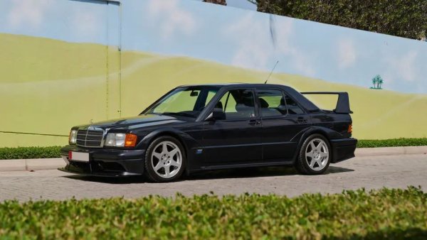 Високо ценен от колекционерите е и Mercedes 190 Evo II от 1990 година, проектиран от специалисти на AMG и Cosworth. Той има двигател с мощност 235 конски сили и огромно крило задно крило. Очакваната цена е 280-320 хиляди долара
