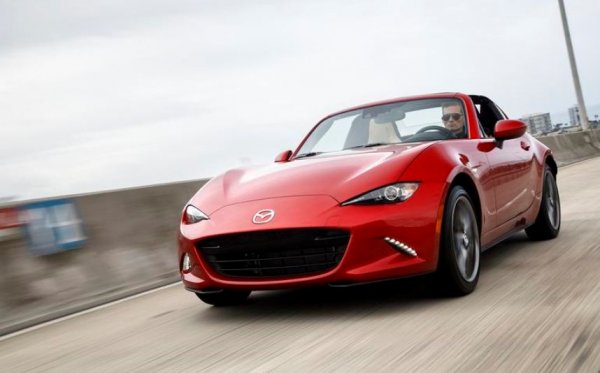 MX-5 е международното означение за популярния роудстър на Mazda. Това е съкращение, което означава Mazda Experimental project номер пет. Miata е името, дадено на кабриолета за северноамериканския пазар. Той произлиза от стара немска дума, която означава награда.
