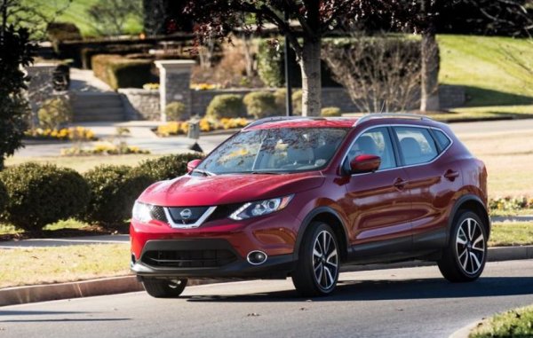 Моделът Qashqai си остава най-успешният SUV, произведен от Nissan. Името му идва от историята - така се е казвал народ, който е живял в планините на Иран. В Америка, където не обичат трудни за произнасяне имена, Nissan се отказа от Qashqai и нарече модела Rogue Sport.
