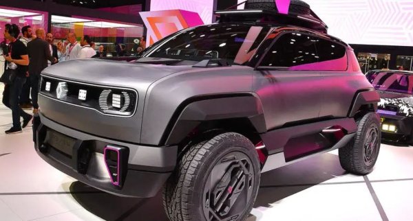 Renault 4 е планирано да се появи през 2025 г., преоткривайки класическия семеен автомобил като модерен кросоувър върху електрическите основи на новото Renault 5. Той ще даде приоритет на практичността, за да се разграничи от суперминито, което ще излезе на пазара година по-рано.