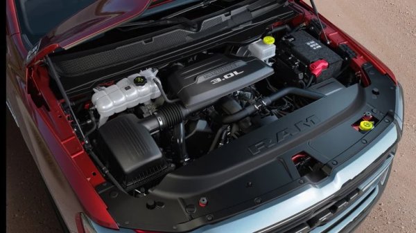 Fiat Chrysler Automobiles (FCA) представи 3,0-литровия EcoDiesel двигател през 2011 г., предлагайки го на европейския пазар. В Северна Америка автомобилният производител предостави версията L630 DOHC през 2014 г. за Ram 1500 и Jeep Grand Cherokee.

Европейският EcoDiesel е разработка на VM Motori, дъщерно дружество на Fiat Chrysler от Ченто (Италия), като двигателят има блок от графитно желязо (CGI), което го прави по-компактен, по-здрав и по-лек от двигател, използващ блок от чугун. За допълнителна здравина FCA закрепи опорна плоча към блока на двигателя и вътре монтира подобрен колянов вал, изработен от кована стомана 4140. Производителят също така монтира високоякостни чугунени биели и леки бутала от лят алуминий за издръжливост. Шестцилиндровият двигател разполага с алуминиеви DOHC глави с четири клапана на цилиндър, а керамичните подгревни свещи с ниско напрежение осигуряват бърз старт на двигателя и намалени емисии.

3,0-литровият EcoDiesel двигател разполага с горивна система с директно впръскване под високо налягане, известна като MultiJet II, и използва турбокомпресор с водно охлаждане Garrett с променлива геометрия (VGT). Подобно на повечето съвременни дизелови двигатели, EcoDiesel също е оборудван с разнообразно оборудване за намаляване на емисиите, като дизелов окислителен катализатор (DOC) и филтър за твърди частици (DPF). От 2014 г. до 2019 г. мотор 3.0L EcoDiesel произвежда до 240 к.с. и 570 Нм.
