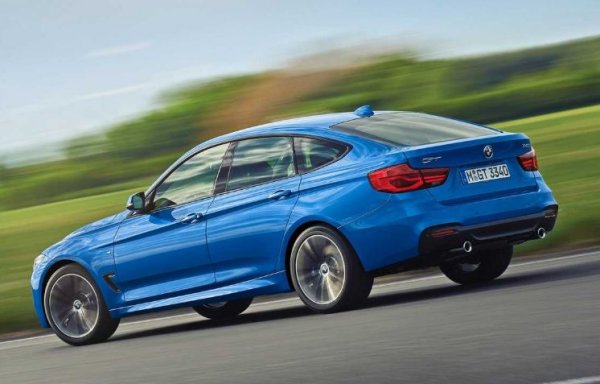 Бъдещето на този модел е под въпрос, но той все още може да бъде намерен при дилърите на марката. Подобен автомобил в салоните на Audi и Mercedes-Benz няма да намерите. Той се предлага с двигатели от 2,0 до 3,0 литра, развиващи до 326 к.с. Базовият вариант струва 39 080 евро.