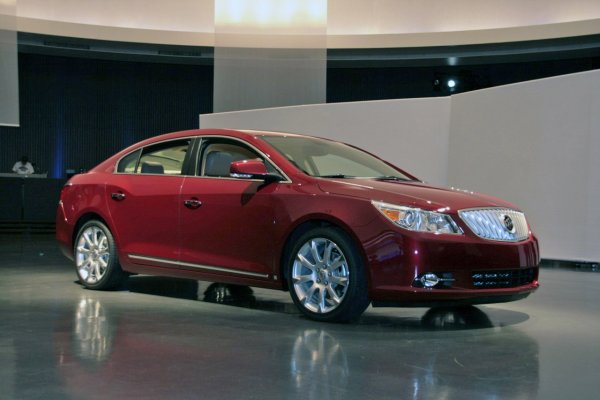 Кадри от премиерата на Buick LaCrosse в Детройт 