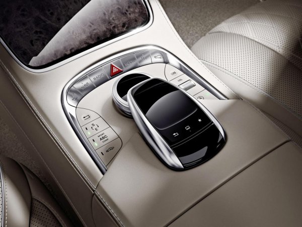 Mercedes S600 
