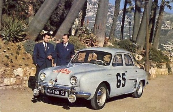 Но за Европа, където по това време властват модели като "костенурката" и Isetta, това си е истинска спортна кола, с дискови спирачки на четирите колела и с директно управление. В завой задницата е пословично палава, но въпреки това Dauphine Gordini успява да спечели три от най-легендарните ралита на Стария континент по онова време (Tulip Rally - 1957, Monte Carlo Rally - 1958, Alpine Rally - 1959), и доминира в своя клас в Mille Miglia и по пистовите състезания. 
