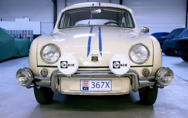 Впрочем освен "обикновеното" Gordini, Dauphine получава и eдна по-луксозна версия, наречена Ondine. Тя на свой ред се разклонява в една хомологационна спортна версия с код 1093 и мощност, напомпана до 55 коня. Общо 2140 бройки от нея са сглобени през 1962 и 1963, с максимална скорост 140 км/ч. Всички те са боядисани в бяло с две тънки сини състезателни линии през предния капак, покрива и багажника. 
