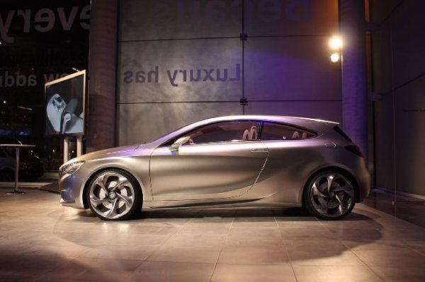 Ню Йорк 2011 - Mercedes-Benz Concept A