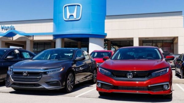 Тази сервизна акция струва 363 млн. на Honda, като и тук причината са дефектните въздушни възглавниците на Takata. Доказани са 5 смъртни случая, причинени от неизправността на защитните средства, които се задействат неправомерно и убиват шофьора. В крайна сметка Honda изтегля 3 млн. коли за подмяна на еърбега.