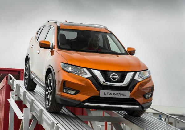 Кросоувърите Nissan X-Trail имат относително висока надеждност, но и те крият някои технически недостатъци, които могат да доведат до сериозни разходи. Повечето от оплакванията за тези автомобили са свързани с вариатора Jatco JF016E, който издържа до около 80 000-100 000 км, след което рискът от повреда е голям. 
