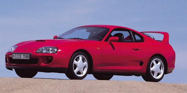 Много японски спортни коли от 90-те години на миналия век предлагат иновационен дизайн, който изпреварва времето си. Затова и сега те изглеждат модерно. Четвъртото поколение на Toyota Supra не прави изключение. Новата Supra е напълно различна, като тя беше разработена съвместно с BMW, но едва ли някой може да каже, че оригиналната е остаряла на външен вид.