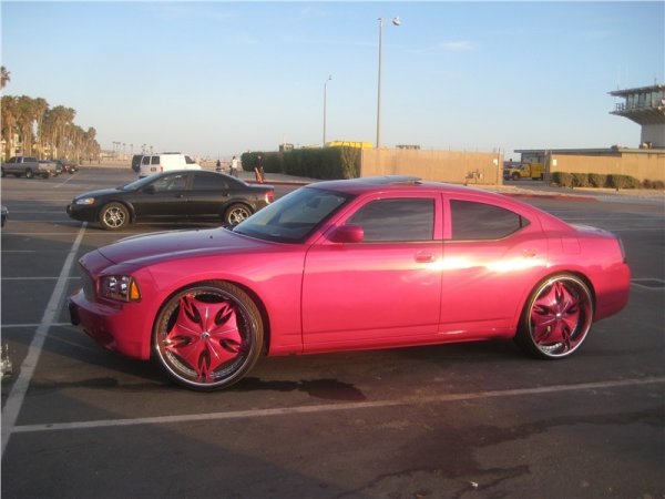 Доработен Dodge Charger с 26-нчови колела