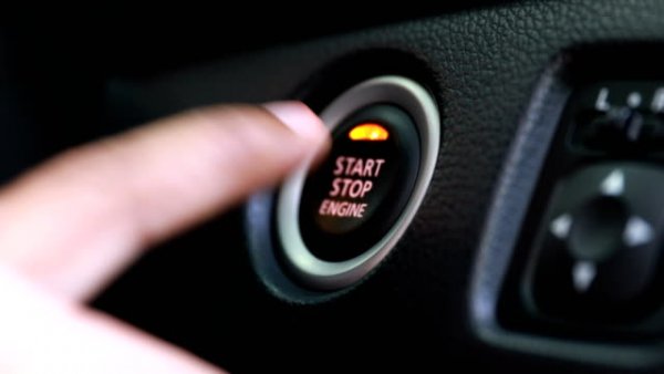 През 70-те години не беше необичайно да загубите ключовете от автомобила си или да ги заключите в салона. Днешната система за достъп без ключ прави това много по-трудно (понякога и невъзможно). Все повече автомобили се стартират с бутон, като не изискват дори ключ в системата за запалване. Ключът обаче трябва да е у вас, за да запалите мотора.