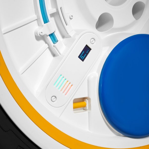 Центробежните сили нагнетяват сгъстен въздух във вградените помпи, които при нужда донапомпват гумата - примерно ако е спаднала или трябва да превозите по-тежък товар