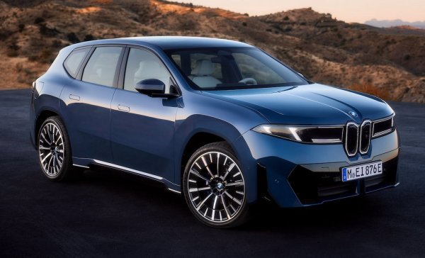 Повече от десетилетие баварците са стабилно сред най-печелившите автомобилни компании в света. Сега резултатът им леко се влошава спрямо 2024 по две причини: отлива на клиенти в Китай, от една страна, и огромните инвестиции, направени в новата гама Neue Klasse, от друга. 
