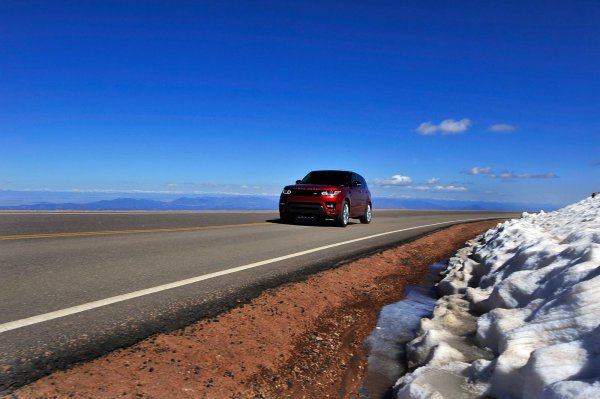 Range Rover Sport с рекорд на "Пайкс Пийк"