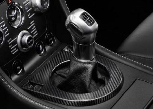 Aston Martin V12 Vantage Roadster