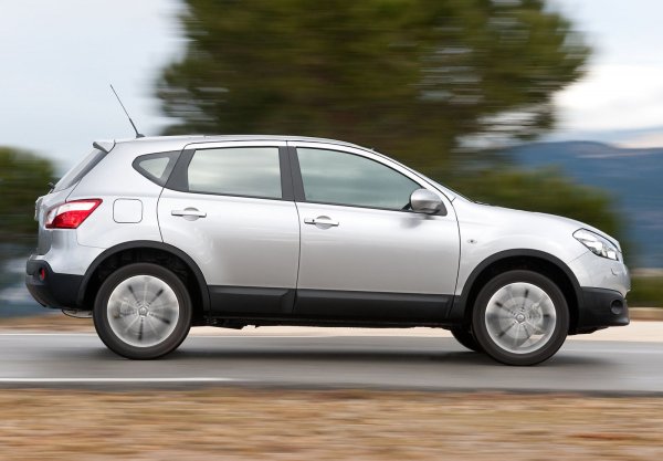 Трябва обаче да се отбележи, че много притежатели на Qashqai бъркат кросоувър с всъдеход. Затова и понякога се чупи електромагнитната муфа за заключване на задните колела, след като автомобилът дълго буксува в кал или сняг. А тя е е никак евтина.