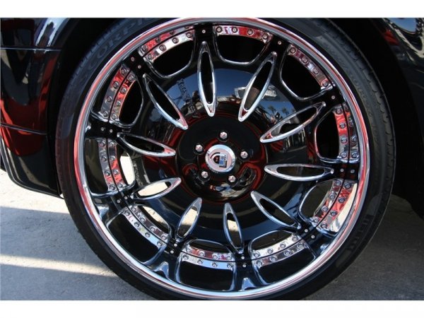 Rolls Royce Phantom оборудван с 26-инчови джанти Asanti 