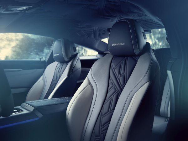 BMW M850i xDrive Night Sky