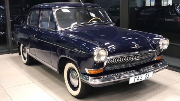 Трето място е за ГАЗ-23. Този автомобил най-често се използва от персонала, който придружава правителствените делегации. Под капака на модела е монтиран 5,5-литров двигател с мощност 195 к.с. Багажникът на ГАЗ-23 може да се отваря само отвътре. Максимална скорост е 170 км/ч.