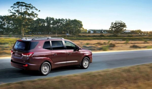 SsangYong Rodius (познат още като Stavic и Korando Turismo) 