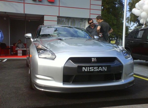 Nissan GT-R
