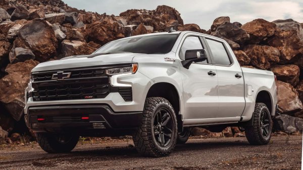 328 083 бройки (+7,4%)
