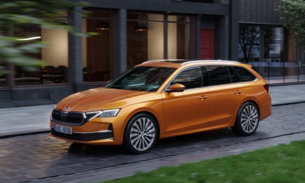 Един от най-успешните семейни автомобили в Европа! Skoda Octavia Wagon е ценен заради достатъчното пространство на борда за хора и багаж, както и заради здравината и надеждността на своите двигатели, особено доказаният 2.0 Tdi със 150 коня. Комбито е&nbsp; дължина 4698 мм , ширина 1829 мм, височина 1468 мм и междуосие от 2686 мм. Багажникът е с вместимост 640 литра . Както споменахме, единственият дизелов двигател в гамата на Octavia е 2.0 Tdi със 150 к.с., комбиниран със седемстепенна DSG скоростна кутия. Ниският разход е уникален: 4,6-4,9 л/100 км.
Интериорът е рационален и добре структуриран, с 10 инчова инфоразвлекателна система във версията Selection и 13 инча в по-богатите версии Executive и Style. Вместо това цифровото табло (с възможност за персонализиране) е с размер 10 инча. Цените започват от 35 400 евро за Selection, докато Executive струва 37 200 евро, а Style 39 050 евро.