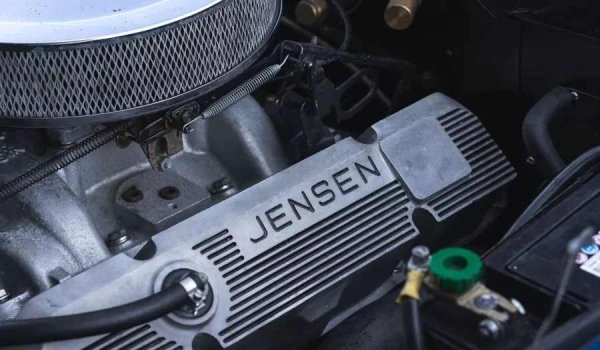 Както и преди, компанията си сътрудничи с Chrysler, така че Interceptor е оборудван с V8 двигатели с обем 5.9, 6.3 и 7.2 литра. Най-мощната версия е 440 Six Pack (известна и като Six Barrel) от 1971 г. - трикарбураторен двигател, произвеждащ приблизително 330 к.с. според европейския стандарт SAE net.

Interceptor е използван и като основа за почти идентичния Jensen FF, който е оборудван със същия двигател и се превръща в един от първите серийни автомобили с постоянно задвижване на всички колела. Освен това, компанията тества легендарния двигател 426 Street HEMI върху прототип на FF.
