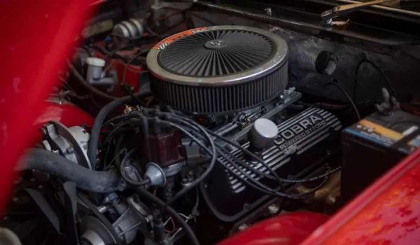 За разлика от прототипите, производствената версия не е базирана на оригиналната рама на TVR, а на модифицирано шаси на Austin-Healey 3000, защото на Trident не е разрешено да използва оригиналния дизайн. Clipper обаче запазва 4,7-литровия V8 двигател на Ford, използван и в прототипите на TVR.

Поради промяната в шасито, външният вид на Clipper става по-малко хармоничен - налага се да се направят редица не толкова фини промени по каросерията - но въпреки това колата получава похвали за яркия си, вълнуващ характер и отличните динамични качества.

Въпреки че през цялото съществуване на Trident Cars са направени само около 30-40 бройки, Clipper постигна култов статус сред феновете на британските гранд туръри.
