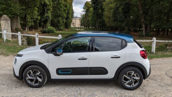 С появата на миналогодишния фейслифт и подмяната на някои двигатели заради екостандартите С3 направи ценови скок, средно с около 3-4 хиляди евро нагоре на повечето пазари. Въпреки това моделът има +7% ръст на годишна база. Но в сравнение с 2019 спадът е 25%. 
