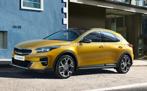 Първият автомобил на достъпна цена в списъка е Kia XCeed, който получава оценка 2,5 от максимум 5. Корейският кросоувър определено не се харесва на телевизионния водещ, а основната причина за това е слабият двигател, с който е оборудван автомобила - 1,4-литров с турбо, развиващ мощност от 140 к.с.