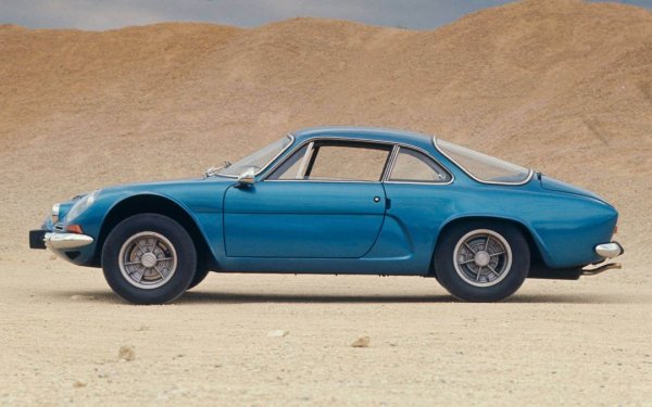 Оригиналният А110 бе рядка птица - спортна кола не със средно-, а със задноразположен двигател. Онова, което губеше като баланс, печелеше като сцепление на задното предаване. Стотина бройки бяха произведени и в България като Bulgaralpine. 
