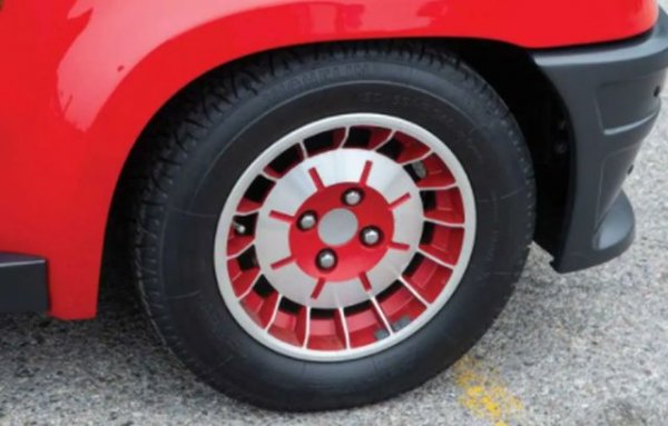 Това е още една от онези гуми, които просто трябва да погледнете, за да познаете веднага на кой модел принадлежи. Раздутите калници и големите въздухозаборници на малкия рали-звяр на Renault - хечбекът 5 Turbo, веднага идват наум, когато човек види тези джанти. Те са поставяни и на моделите на Alpine. 