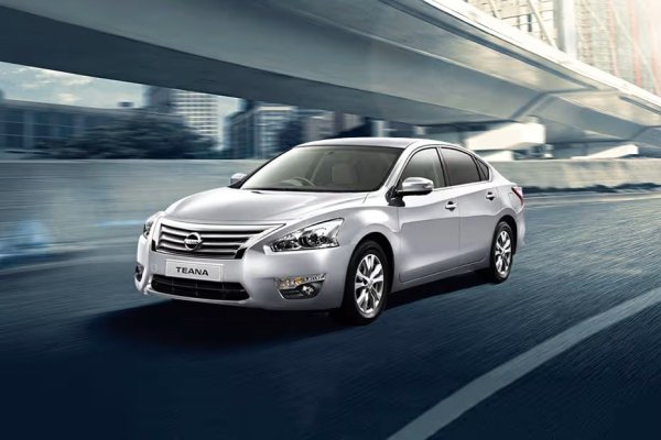 Години на производство: 2008-2013

Среден пробег до сериозен ремонт: 250 000 км

Teana е бизнес седан, създаден с поглед към САЩ, но според всички японски стандарти за качество. Следователно, няма никакви откровено неуспешни модификации. Това важи и за версията със задвижване на всички колела. И въпреки че ресурсът на редовия четирицилиндров двигател на този вариант е по-нисък от този на V6 моторите, въпросителни относно трансмисията няма.
