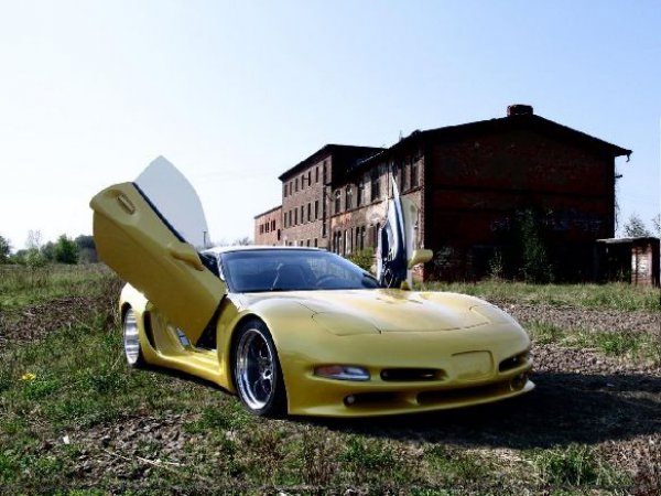 Chevrolet Corvette C5 "ала 70-те" от Wittera 