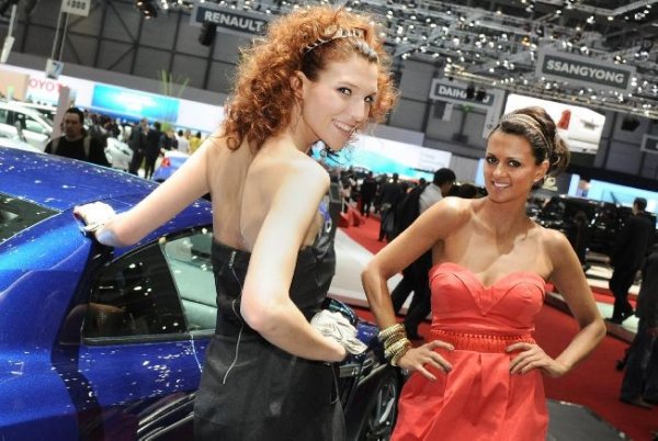Момичетата на автосалон Женева 2011