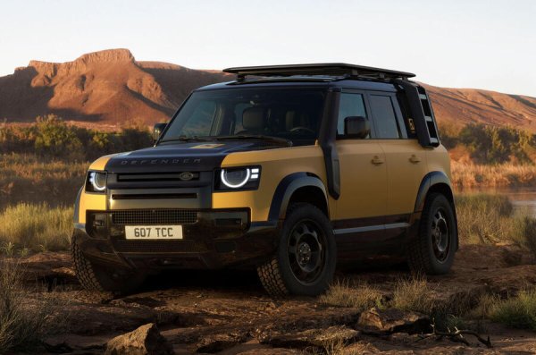 Това специално издание на Defender напомня за Camel Trophy 4x4 на Land Rover, с масивни стоманени джанти, избор от пясъчно жълто или горско зелено боядисване и дори опция за шнорхел на всмукателния колектор. 
