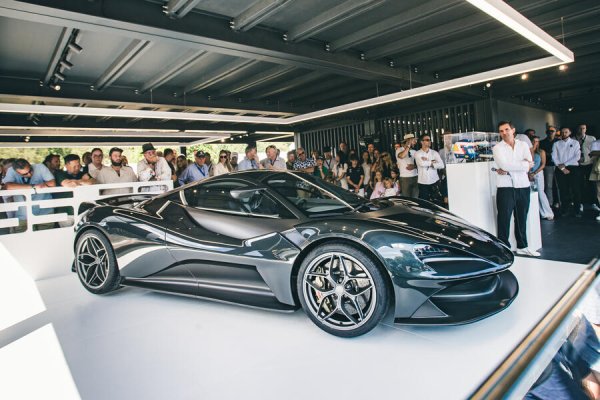 Специалистът по хиперколи, базиран в Питърсфийлд, представя първия си поръчков модел на Фестивала на скоростта. Базиран на съществуваща платформа на McLaren и проектиран от бившия дизайнер на McLaren Пол Хауз, той разполага с 700 к.с. на тон тегло, и има триместен кокпит в стил McLaren F1.
