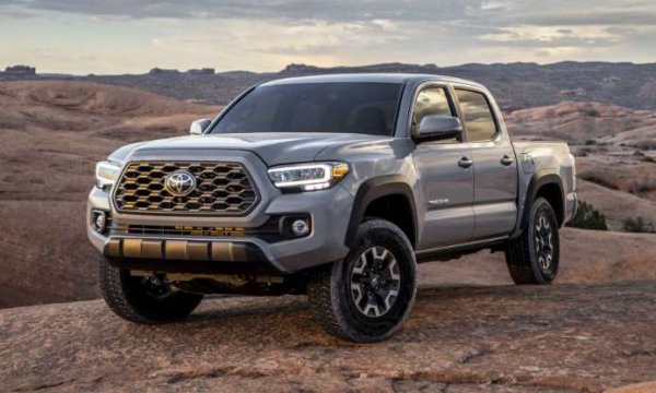 Цена: 26 250 долара

Стойност след 5 години: 55,8% от базовата - 14 648 долара

Toyota Tacoma не само е най-популярният среден пикап на пазара, но и постоянно се нарежда в горната част на списъка като стойност за препродажба. Tacoma се предлага в няколко конфигурации - с два вида на кабината, две дължини на товарния леген, пет нива на оборудване и избор от 2WD или 4WD. 

През миналата година Toyota актуализира Tacoma с нова конструкция на решетка и джанти за повечето нива на оборудване, както и подобрена аудио система с по-голям сензорен екран и съвместимост с Android Auto, Apple CarPlay и Amazon Alexa.
