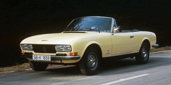 Pinifarina се разбира добре с френските компании, както личи и от това Peugeot 504. Версиите Coupe и Cabriolet са дело именно на италианците и представляват перфектни примери за това как се проектира невероятно изчистен, но и елегантен дизайн.
