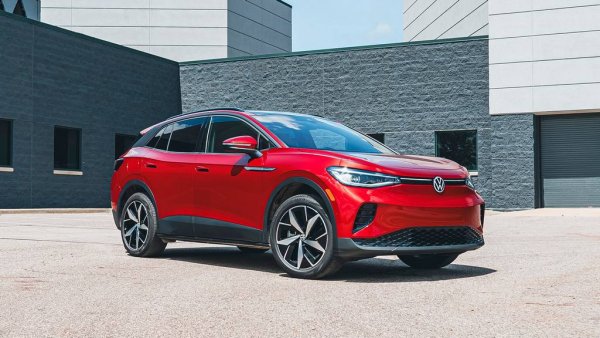 Технически Volkswagen ID.4 умира за 2027, но всъщност електрическият кросоувър на практика само прави кратка пауза. Това е така, защото Volkswagen възнамерява да върне модела в близко бъдеще, макар и с ново име &ndash; най-вероятно ID.Tiguan.
