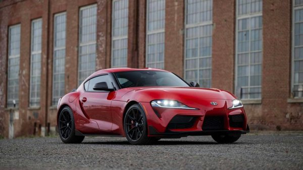 Toyota отново се оттегля от името Supra, след като го възроди само преди седем години. От една страна, новата Supra не се превърна в пазарна сензация. От друга, дори и да беше, Toyota нямаше как да продължи да я прави след отказа на BMW от Z4, защото японският модел е изцяло базиран върху германския и се сглобява в същата фабрика като него. Можем само да се надяваме, че на Toyota няма да й бъдат нужни още 20 години пауза, преди да се върне към това обичано име. 
