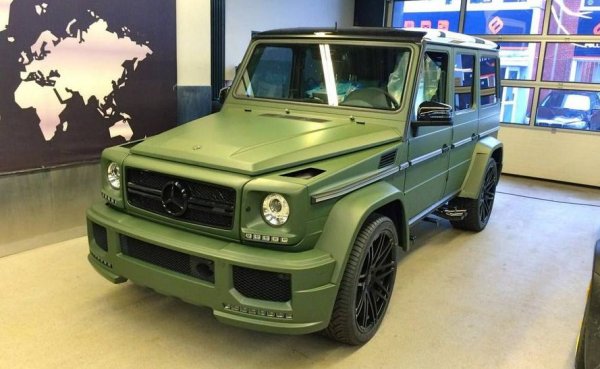 Така изглежда специалният Mercedes-Benz G-Class на Месут Йозил. Всъдеходът е доработен от ателието Brabus.