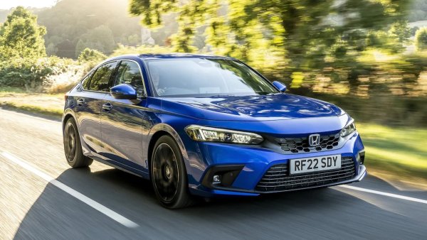 Продадени - 307 286 бройки

Ръст спрямо август 2023 - 6.1%
