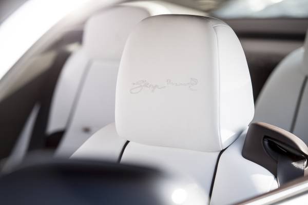 Серия от 9 автомобила Rolls-Royce Wraith, вдъхновени от легендите на британската музика