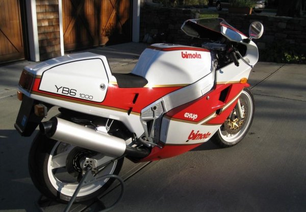 Бутиковата италианска марка била известна с партньорството си с различни производители за доставка на двигатели. Така, през 1989, с помощта на Yamaha, се ражда едно чудо на мотоциклетните технологии, способно да развие максимална скорост от 270 км/ч.

YB6 EXUP разчитала на 1003-кубиков японски двигател с водно охлаждане и мощност от 145 конски сили, които били предавани към задното колело през верига. Моделът набрал огромна популярност, но няколко години по-късно Bimota банкрутира.