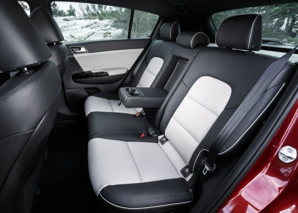 През 2015 г. кросоувърът получи 5 звезди от Euro NCAP (2015). Безопасността на шофьора и пътника до него е 90%, на децата - 83%, на пешеходците - 66%, а на електронните системи - 71% 