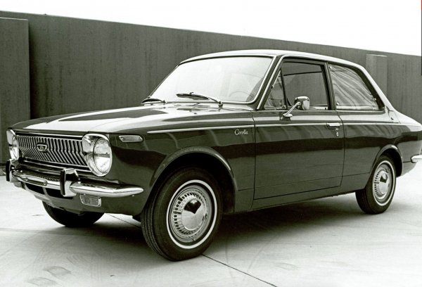 Едва ли има човек на света, който с ръка на сърцето би нарекъл Toyota Corolla най-впечатляващия в инженерно отношение японски автомобил. Независимо от това говорим за най-значимият продукт на японската автомобилна индустрия - просто защото Corolla e най-продаваният модел въобще в историята на автомобила. Още през 2013 бе прескочена границата от 40 милиона продажби, и вероятно вече сме съвсем близо до 50-милионната отметка.  
 